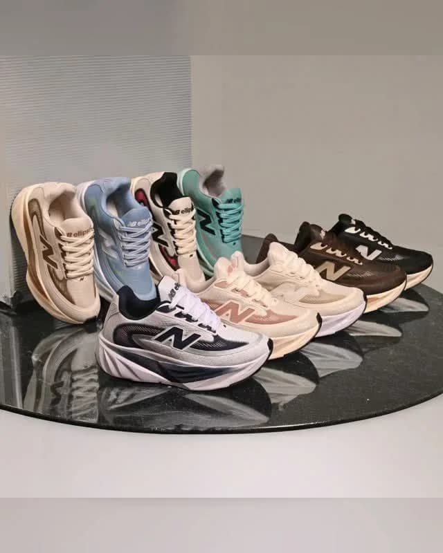 Os New Balance 9060 nas cores, todos juntos na foto da loja