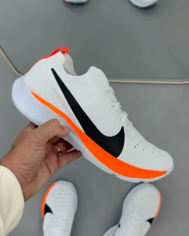Nike Vaporfly branco e laranja